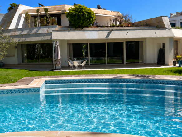 Contemporary villa pool exterior in Anfa, Casablanca