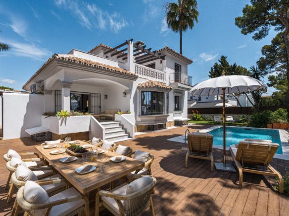 Villa de luxe à Nueva Andalucía, Marbella — Connoisseur Realty Group